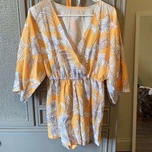 Yellow and gray jumper